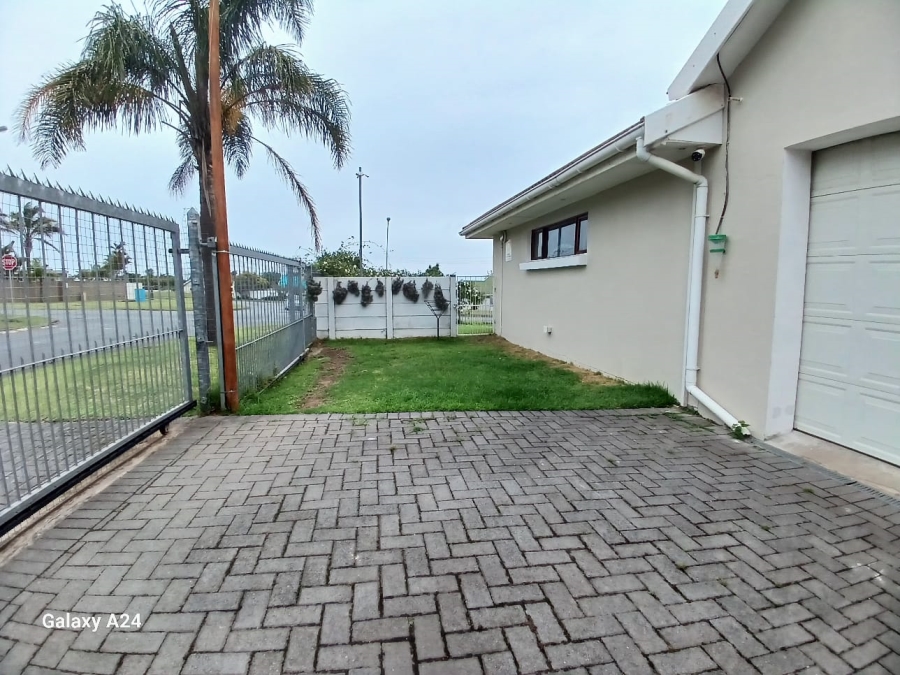 5 Bedroom Property for Sale in Beacon Bay Eastern Cape